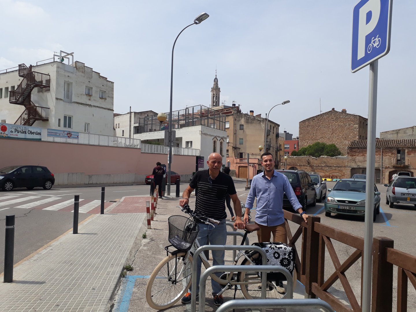 Setze centres educatius i diferents equipaments municipals de Valls estrenen aparcaments de bicicletes
