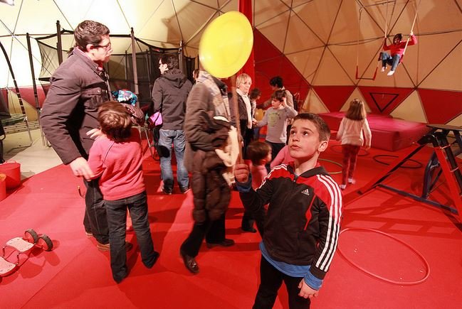 Parc de Nadal dedicat al circ i als jocs tradicionals