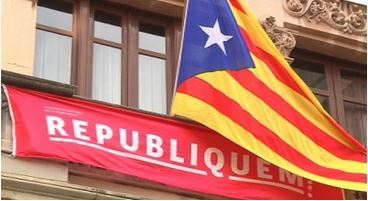 Valls inaugura la plaça U d'Octubre després d'un any del referèndum 