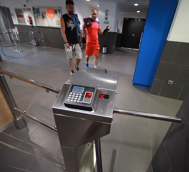 Nou sistema d'accés per als usuaris al Centre Esportiu Municipal El Fornàs